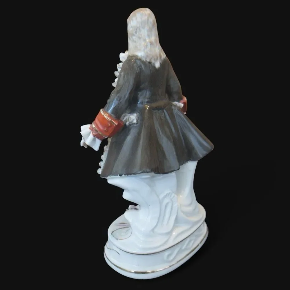 Antique Meissen Porcelain Figurine Of Court Gentleman In Rococo Attire 8